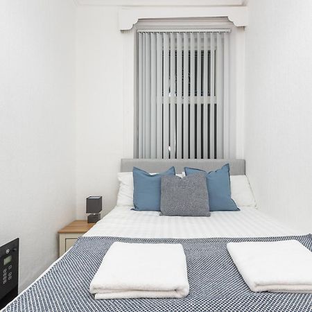 Velvet Coaster Apartments Blackpool Bagian luar foto